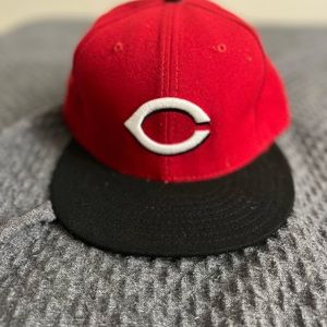 Cincinnati Red’s fitted hat